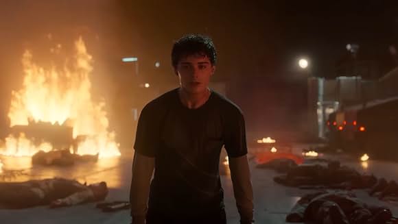 首筋に手を当て、寒気を感じている様子のウィル